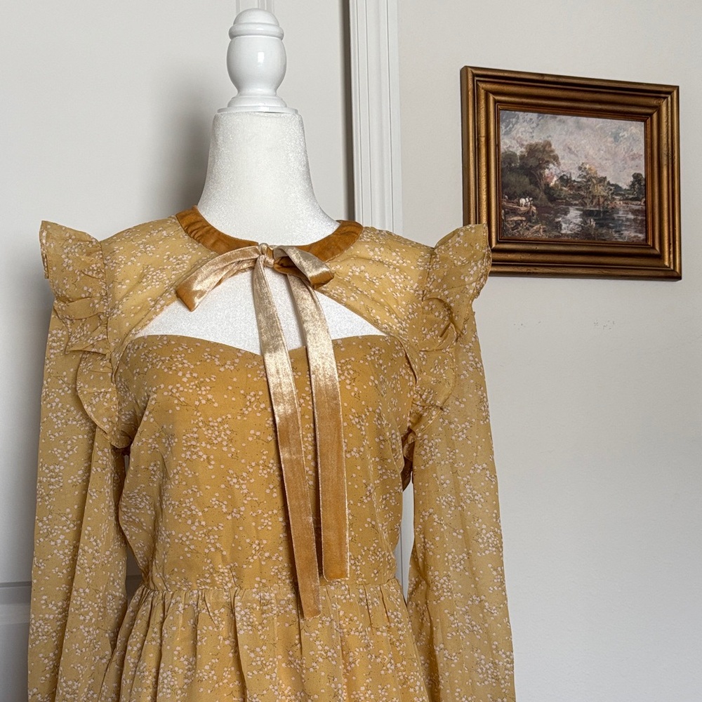 NWT Lulu's 🌻Posh Impression Yellow Floral Print Tie Neck Mini Dress Size medium - Picture 4 of 11